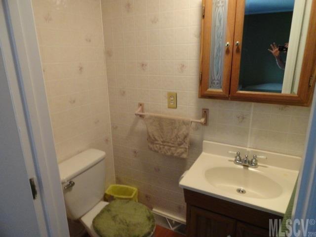 225 Cedar Valley Road Hudson, NC 28638 - Photo 5 of 25 Gallery Image 5