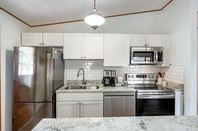 $219,900 | 255 Robbins Avenue, Roscommon, MI 48653