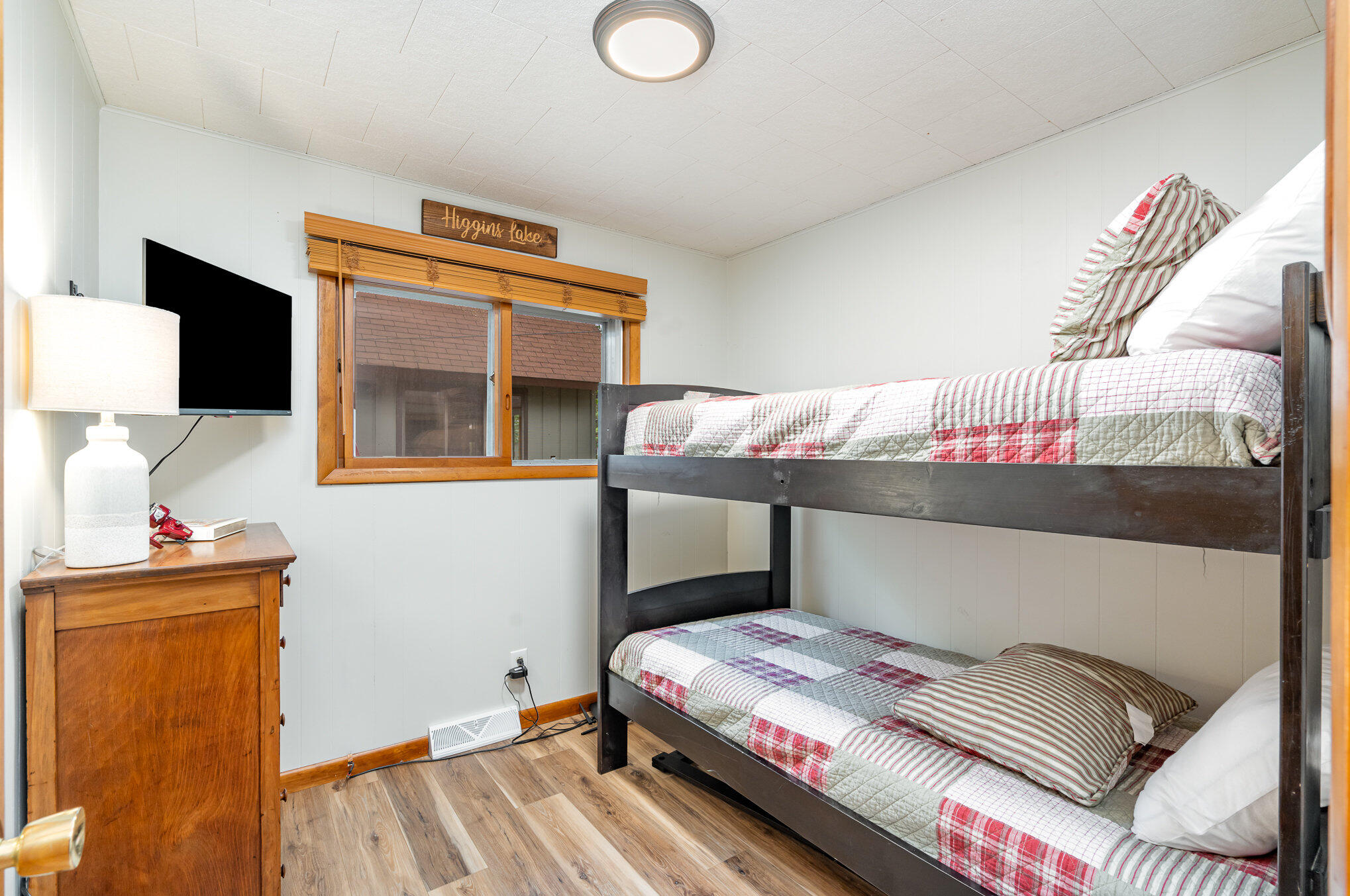 255 Robbins Avenue Roscommon, MI 48653 - Photo 23 of 40 022_dsc01587-edit