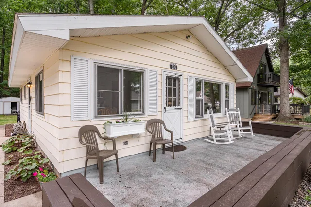 $219,900 | 255 Robbins Avenue, Roscommon, MI 48653