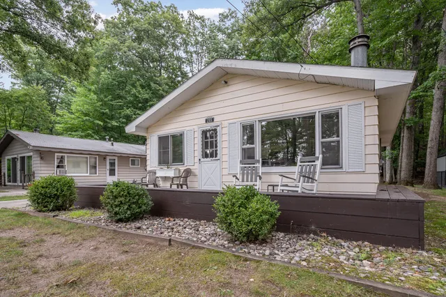 $219,900 | 255 Robbins Avenue, Roscommon, MI 48653