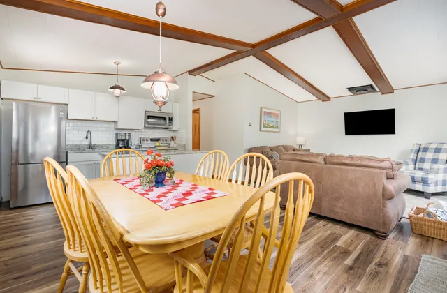 $219,900 | 255 Robbins Avenue, Roscommon, MI 48653