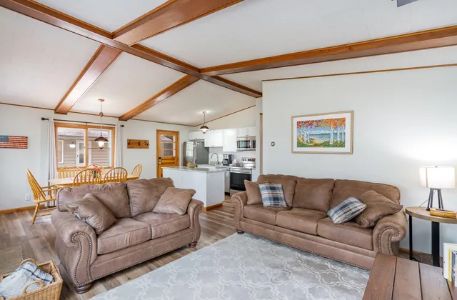 $219,900 | 255 Robbins Avenue, Roscommon, MI 48653