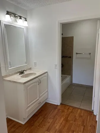 $2,350 | 13922 Southwest 91st Terrace, Unit 13922, Miami, FL 33186