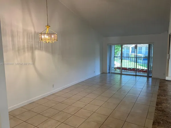 $2,350 | 13922 Southwest 91st Terrace, Unit 13922, Miami, FL 33186
