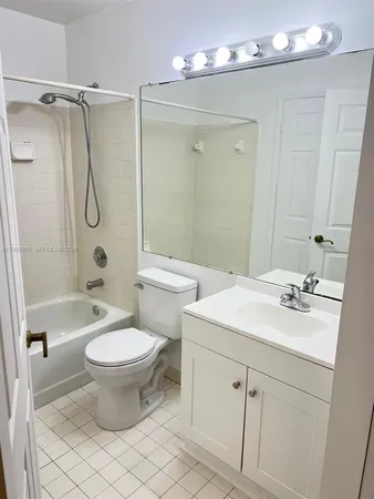 $2,350 | 13922 Southwest 91st Terrace, Unit 13922, Miami, FL 33186