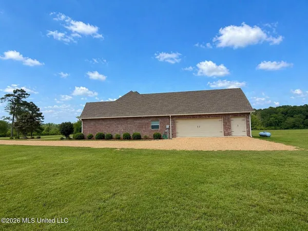 $575,000 | 1512 Callender Road Northeast, Brookhaven, MS 39601