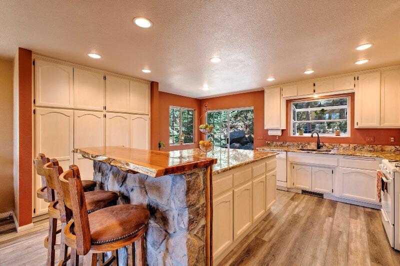25450 Glen Road Idyllwild, CA 92549 - Photo 16 of 43 16