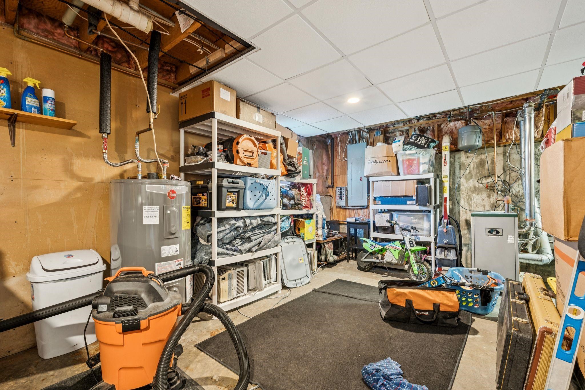 463 Highway 12 Hartland, VT 05048 - Photo 17 of 28