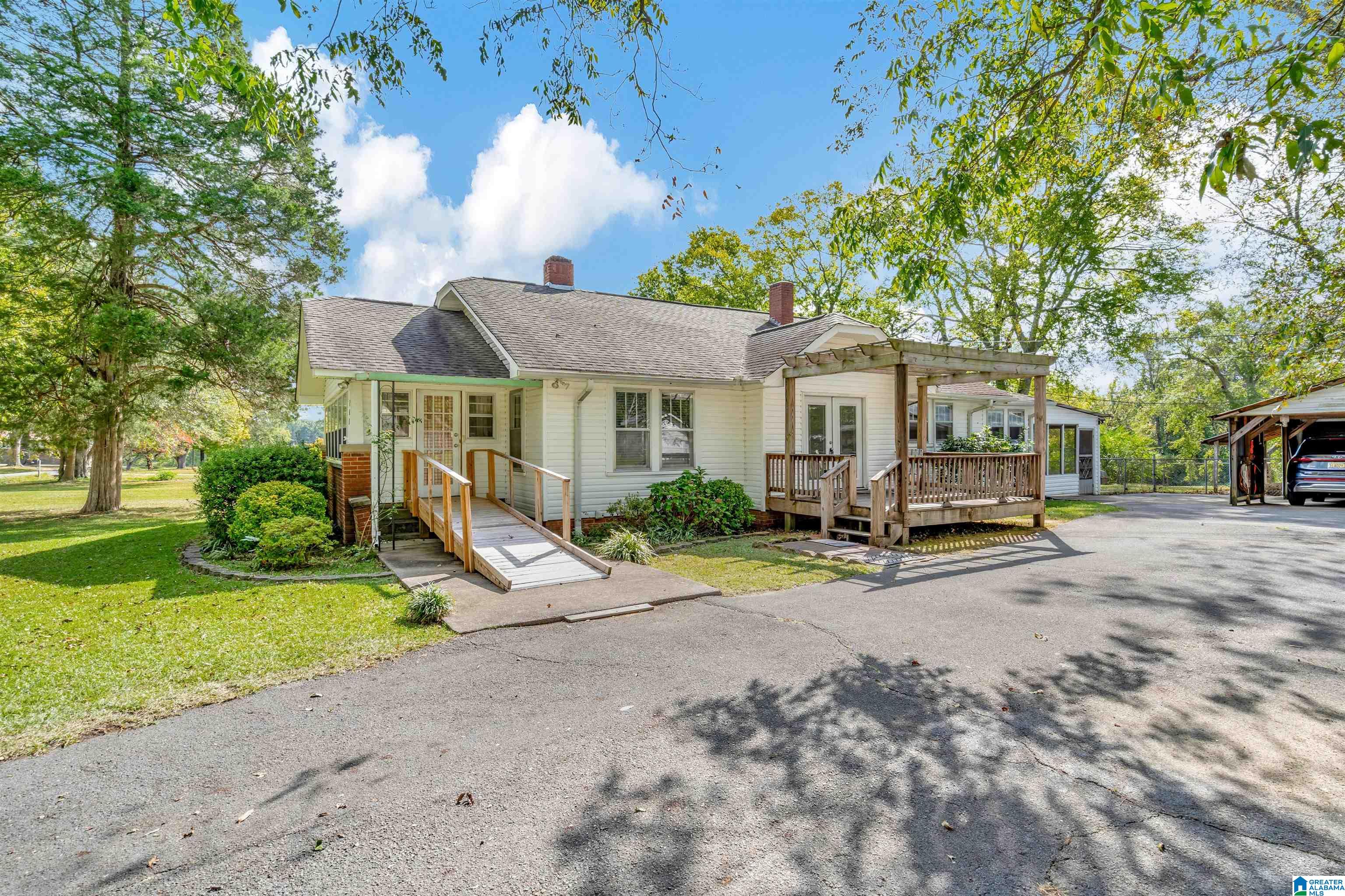 105 Rollingview Street Gadsden, AL 35903 - Photo 3 of 41