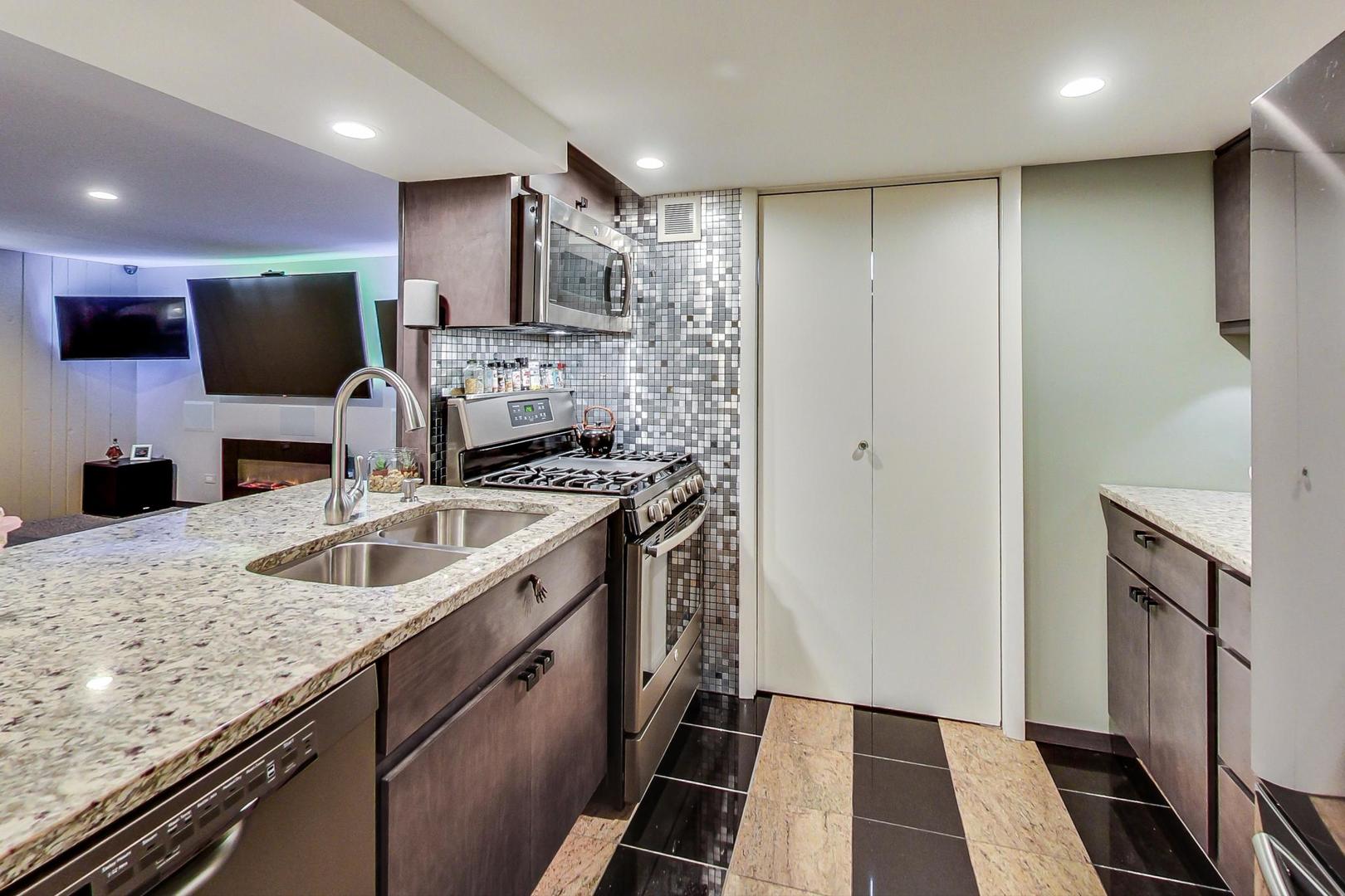 1409 Ridge Road Highland Park, IL 60035 - Photo 14 of 26