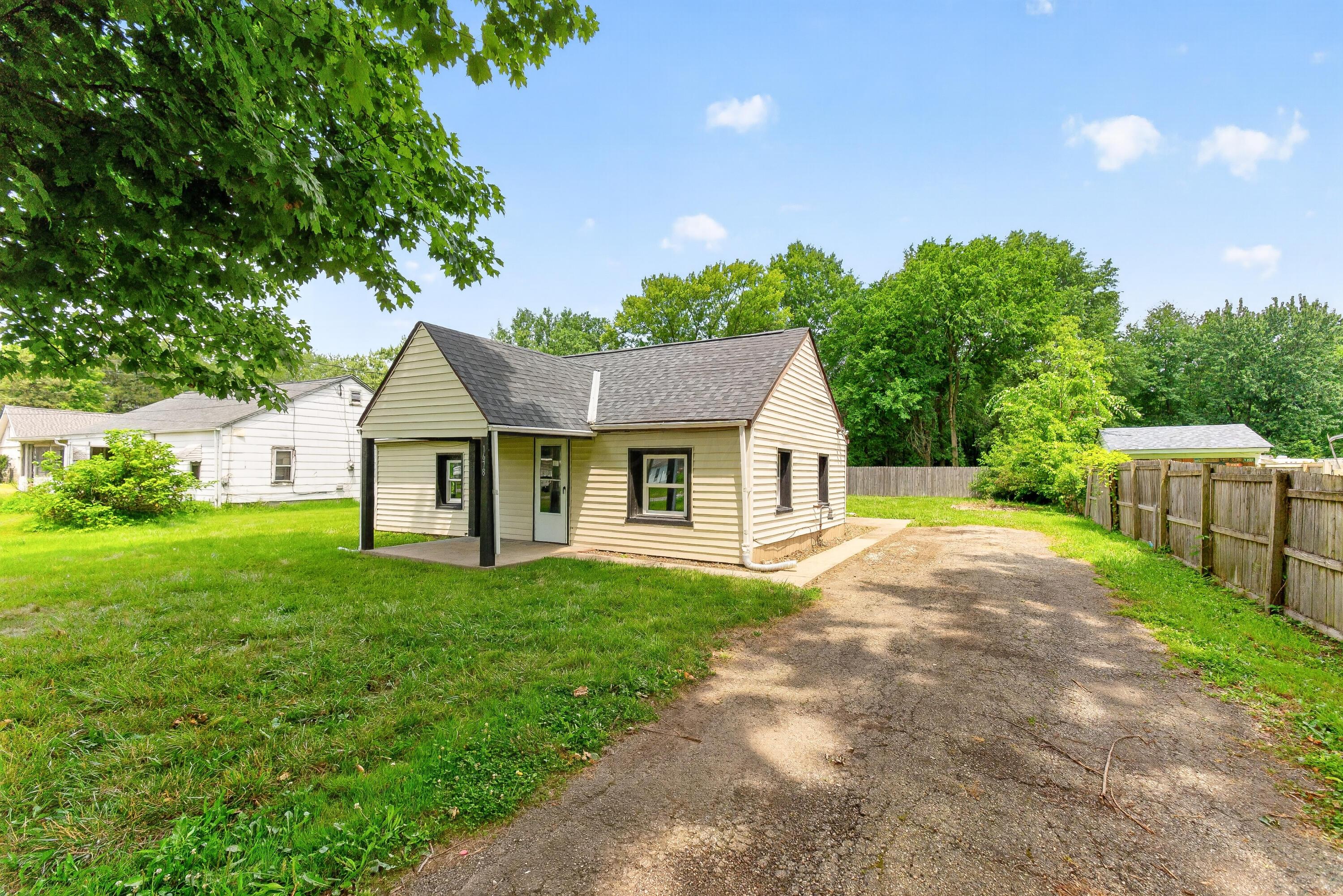 1678 Dewberry Road Columbus, OH 43207 - Photo 2 of 39 1678 Dewberry (Exterior)-1