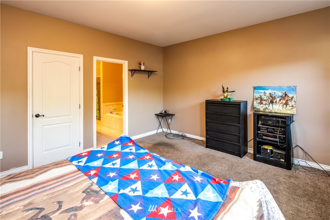 6165 Shamrock Road Maple Falls, WA 98266 - Photo 14 of 25 Gallery Image 14