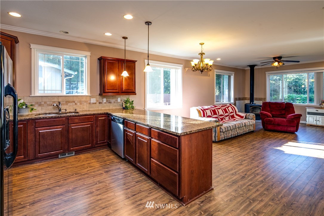 6165 Shamrock Road Maple Falls, WA 98266 - Photo 8 of 25 Gallery Image 8