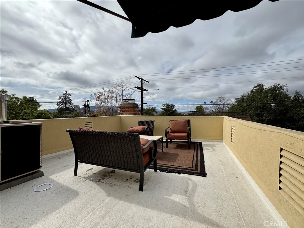 1149 Cordova Avenue Glendale, CA 91207 - Photo 40 of 65 a terrace view with sitting space