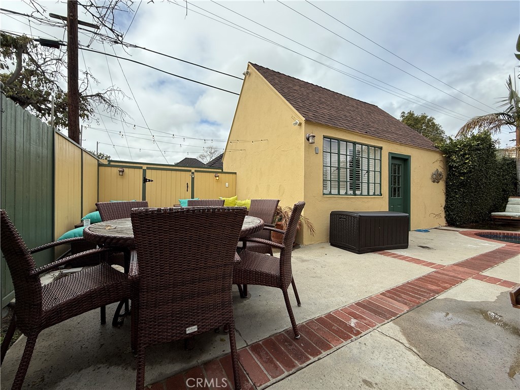 1149 Cordova Avenue Glendale, CA 91207 - Photo 64 of 65 a view of a outdoor dining space with a table and chairs