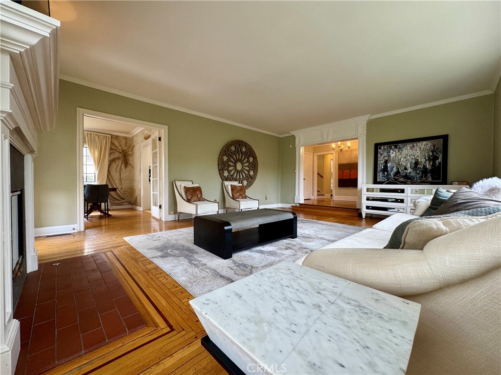 1149 Cordova Avenue Glendale, CA 91207 - Photo 10 of 65 a living room with furniture and a flat screen tv