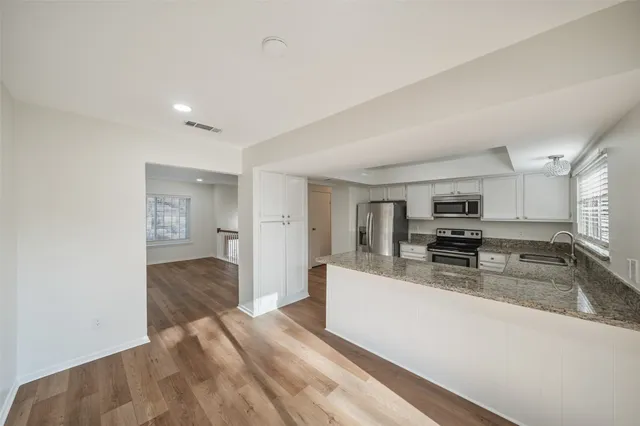 $2,175 | 3018 Sycamore Springs Drive, Kingwood, TX 77339