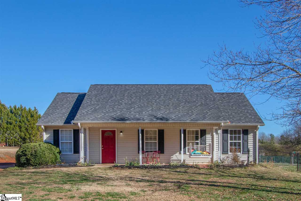 32 Thurston Road Taylors, SC 29687 - Photo 1 of 20 Gallery Image 1