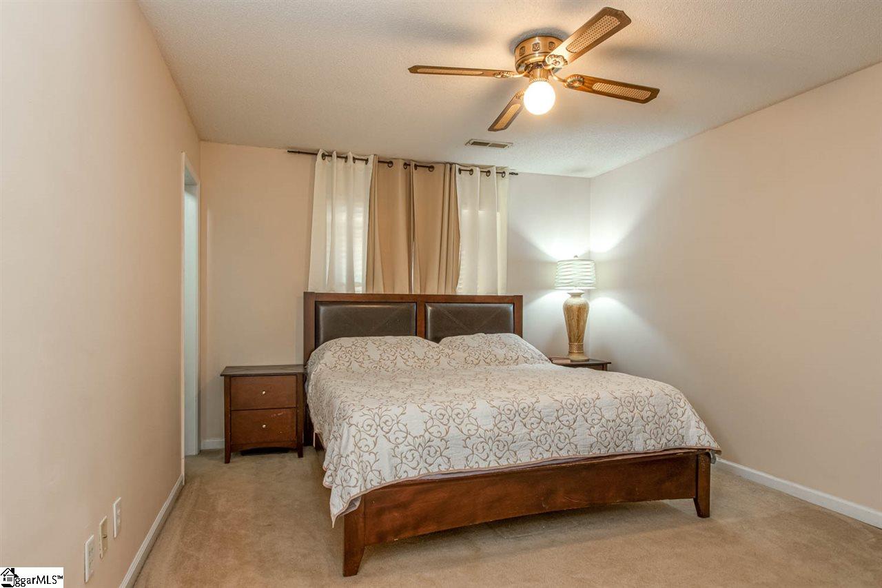 32 Thurston Road Taylors, SC 29687 - Photo 4 of 20 Gallery Image 4