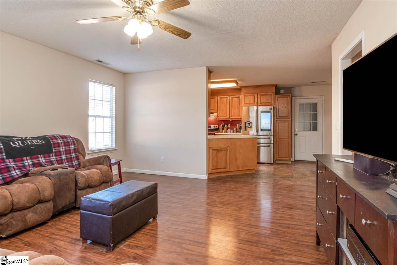 32 Thurston Road Taylors, SC 29687 - Photo 5 of 20 Gallery Image 5