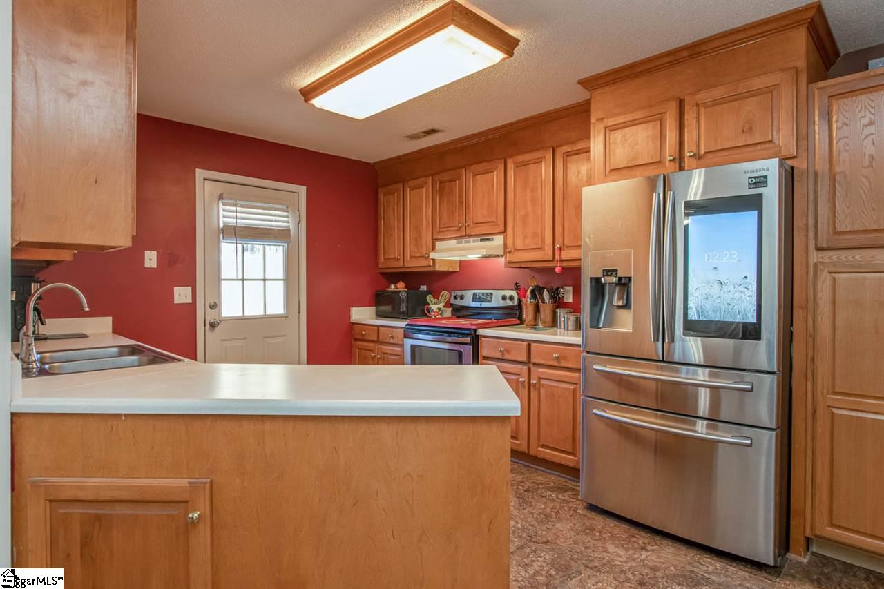32 Thurston Road Taylors, SC 29687 - Photo 7 of 20 Gallery Image 7