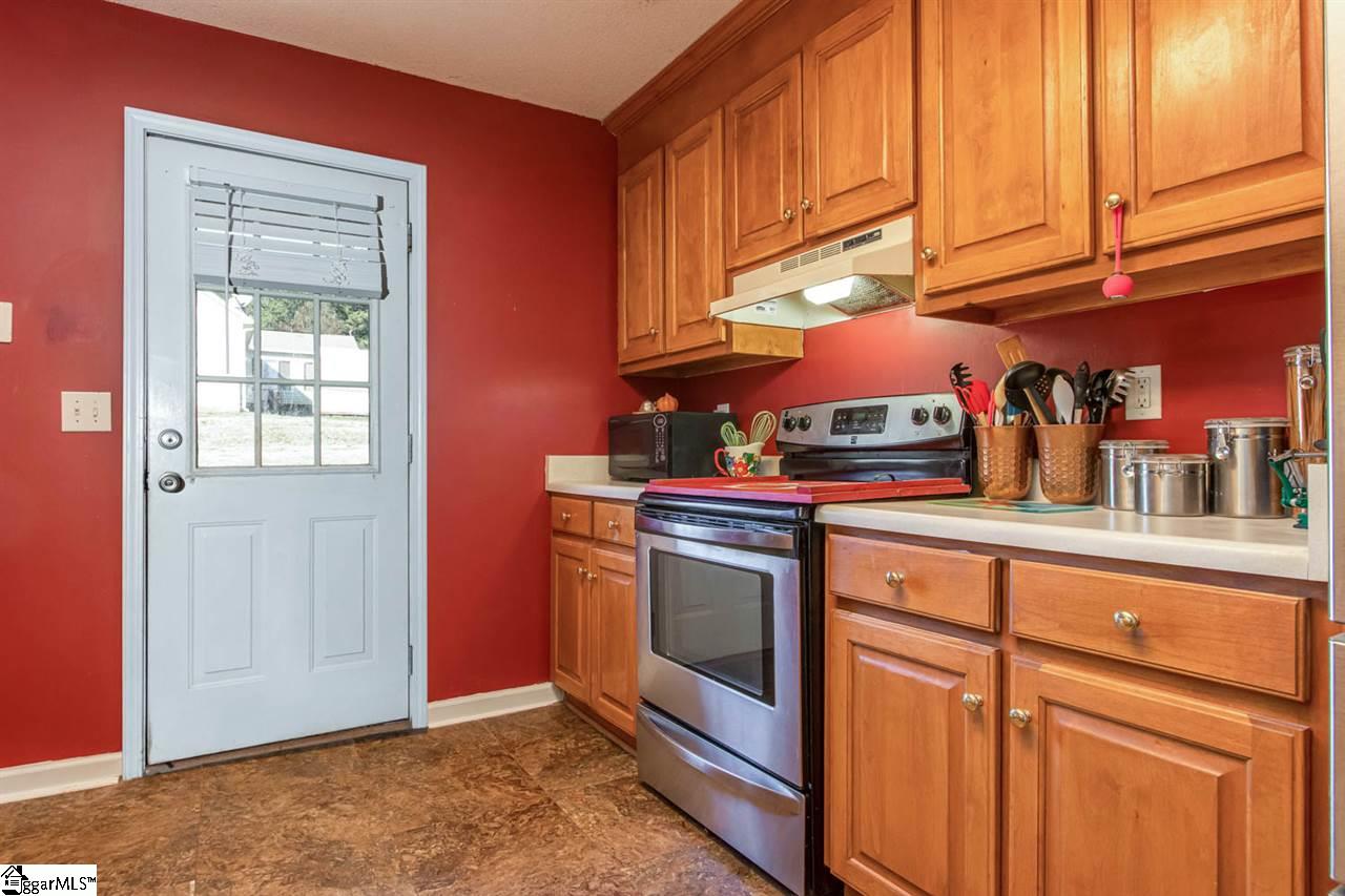 32 Thurston Road Taylors, SC 29687 - Photo 9 of 20 Gallery Image 9