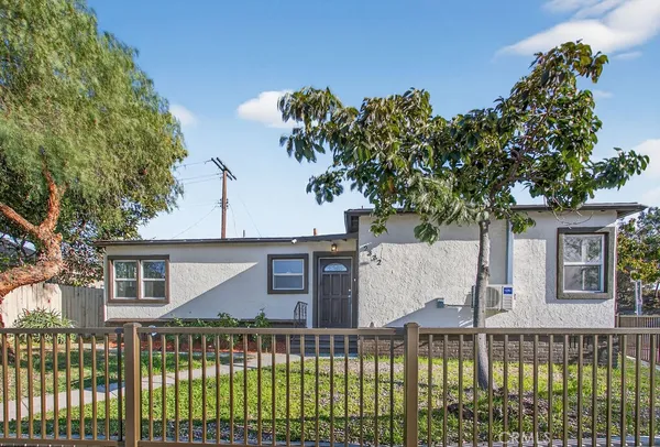 $744,900 | 2332 South Highland Avenue, Los Angeles, CA 90016