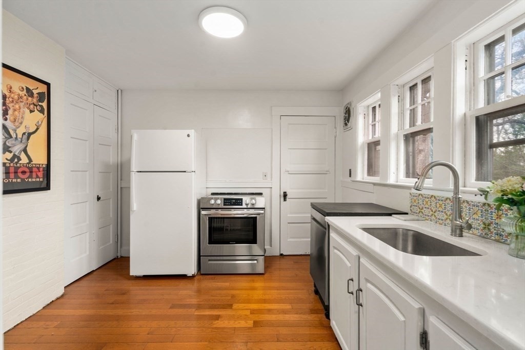 12 Leighton Road, Unit 2 Wellesley, MA 02482 - Photo 12 of 15 Gallery Image 12