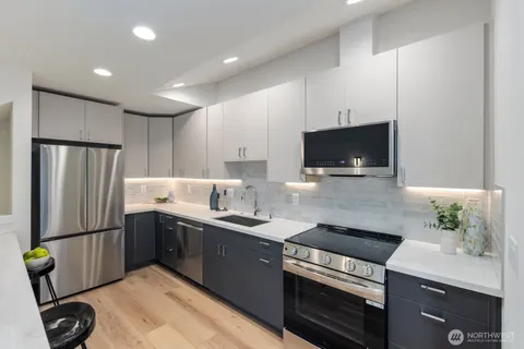 $659,950 | 1004 North 48th Street, Unit C, Seattle, WA 98103