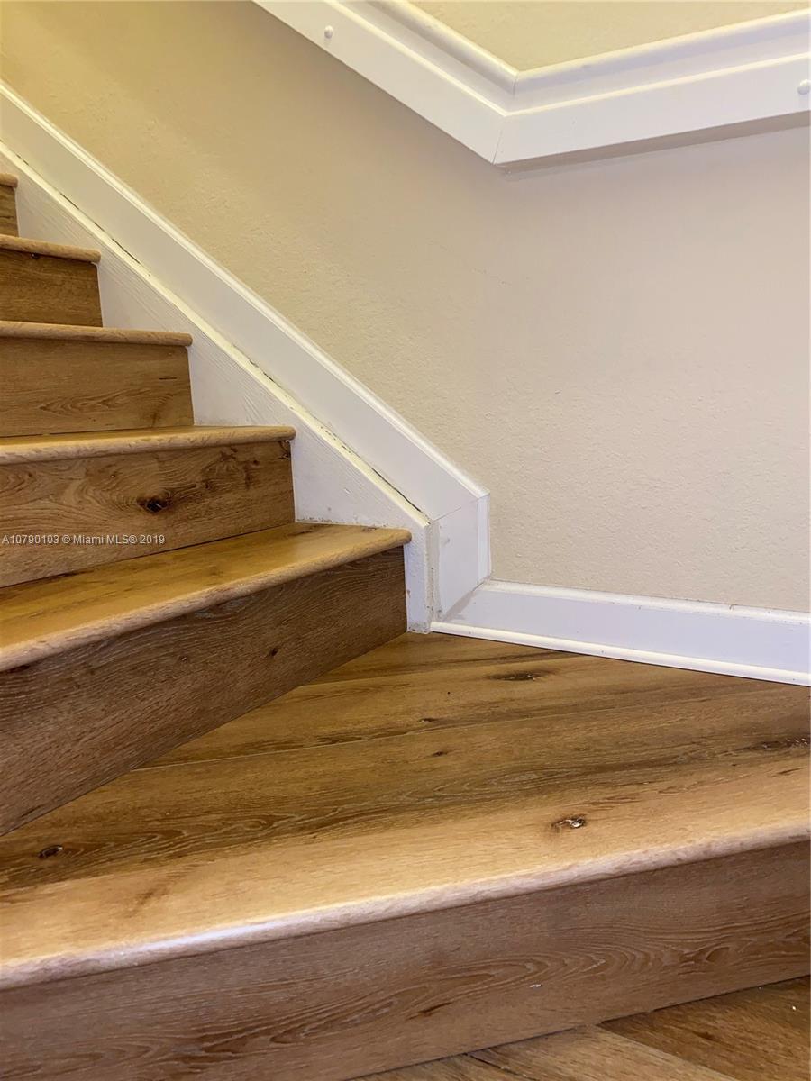 3436 West 90th Street, Unit 3436 Hialeah, FL 33018 - Photo 25 of 56 a view of entryway