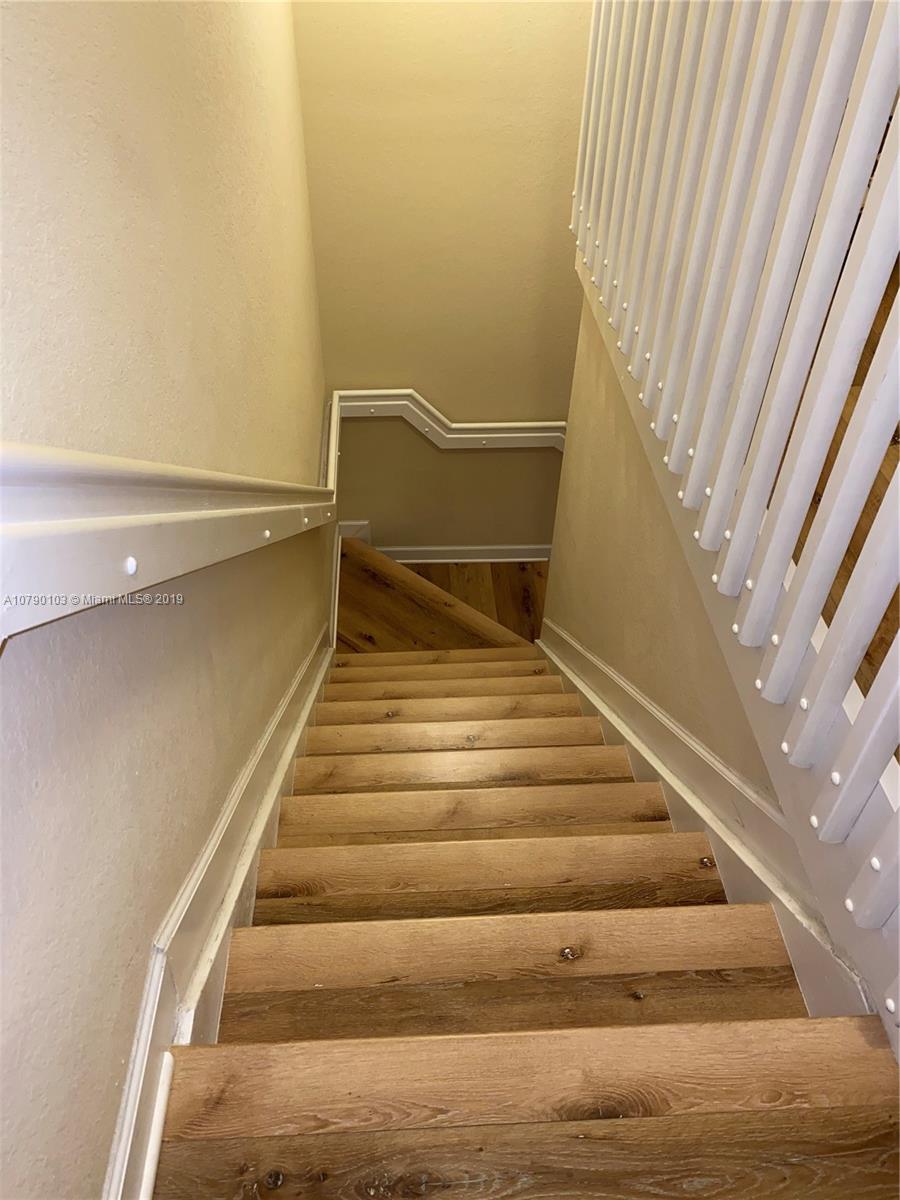 3436 West 90th Street, Unit 3436 Hialeah, FL 33018 - Photo 26 of 56 a view of entryway