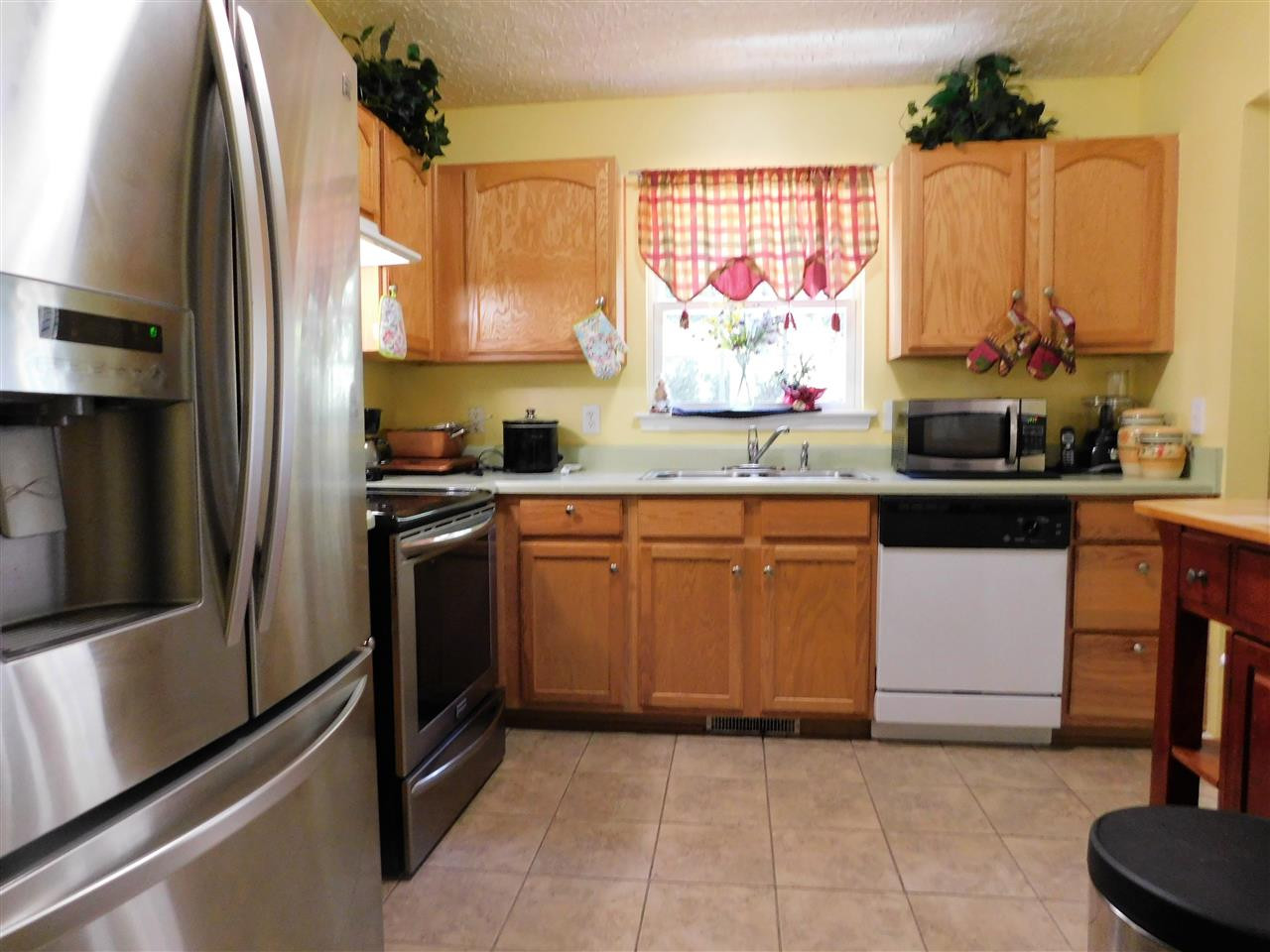 5844 Brambleton Avenue Raleigh, NC 27610 - Photo 14 of 24 Kitchen
