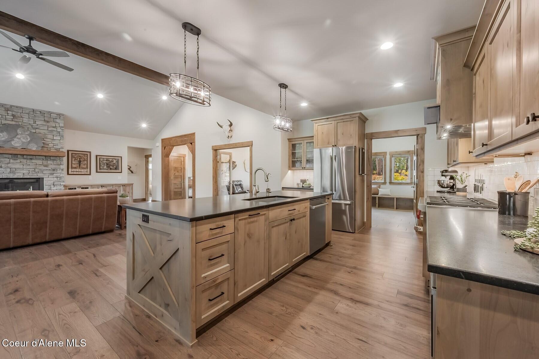 12091 North Tracey Road Hayden, ID 83835 - Photo 13 of 49 Bright Open Kitchen