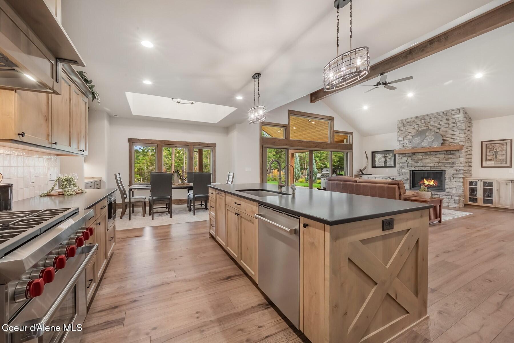 12091 North Tracey Road Hayden, ID 83835 - Photo 15 of 49 Open and Inviting Kitchen