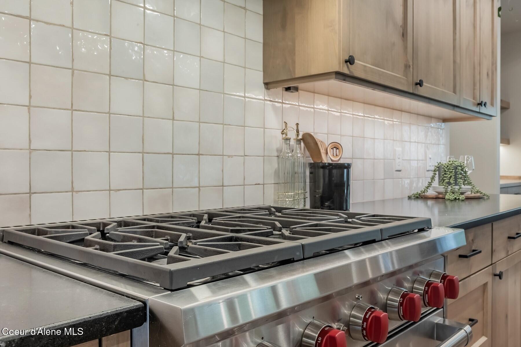 12091 North Tracey Road Hayden, ID 83835 - Photo 16 of 49 Gourmet Cooking Range