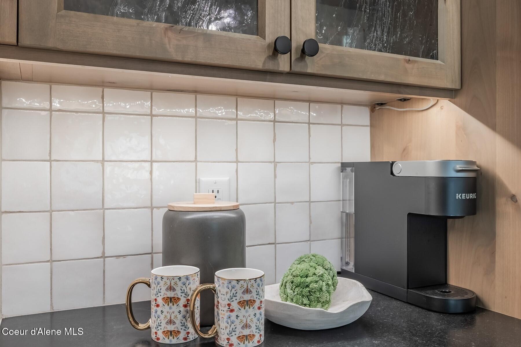 12091 North Tracey Road Hayden, ID 83835 - Photo 17 of 49 Coffee Bar