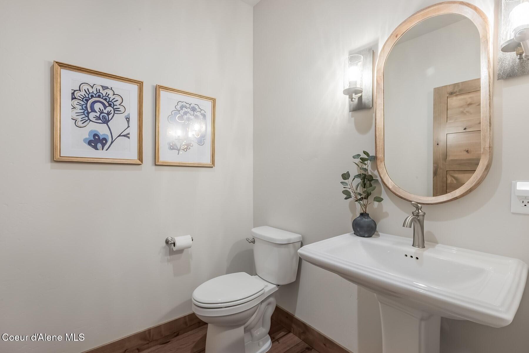 12091 North Tracey Road Hayden, ID 83835 - Photo 28 of 49 Main Floor Powder Room