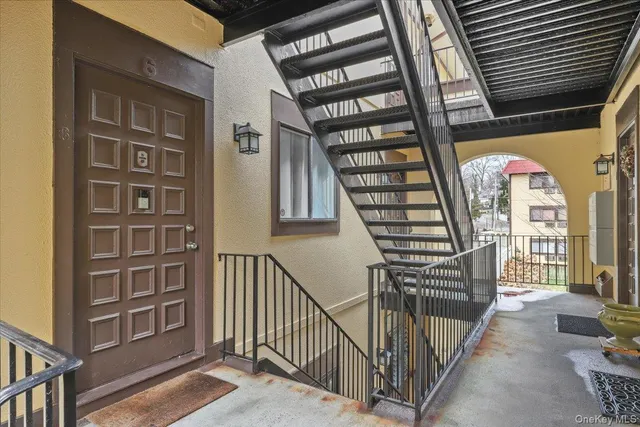 $430,000 | 7 Granada Crescent, Unit 6, White Plains, NY 10603