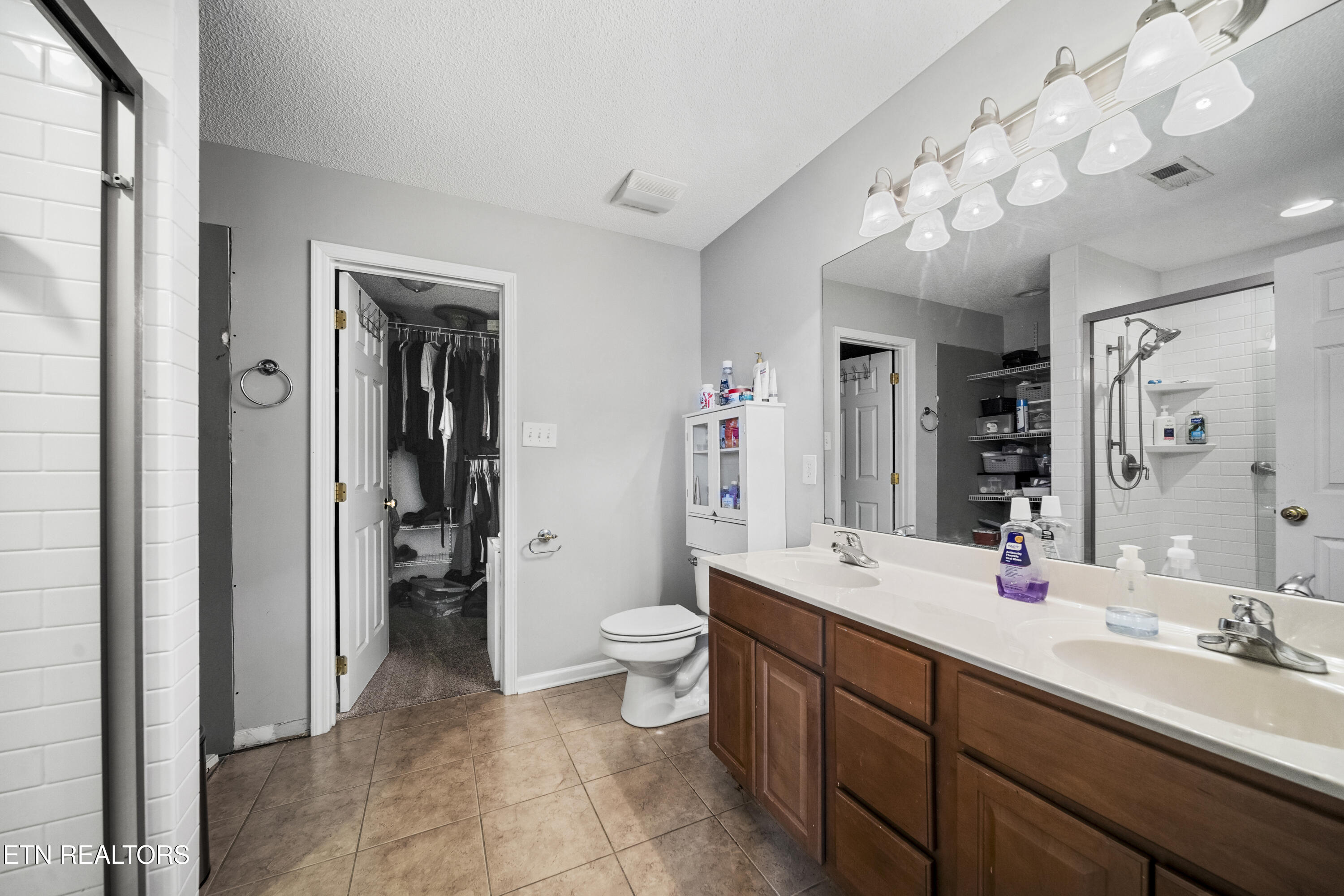 1837 Falling Waters Road Knoxville, TN 37922 - Photo 22 of 27 BATHROOM 1