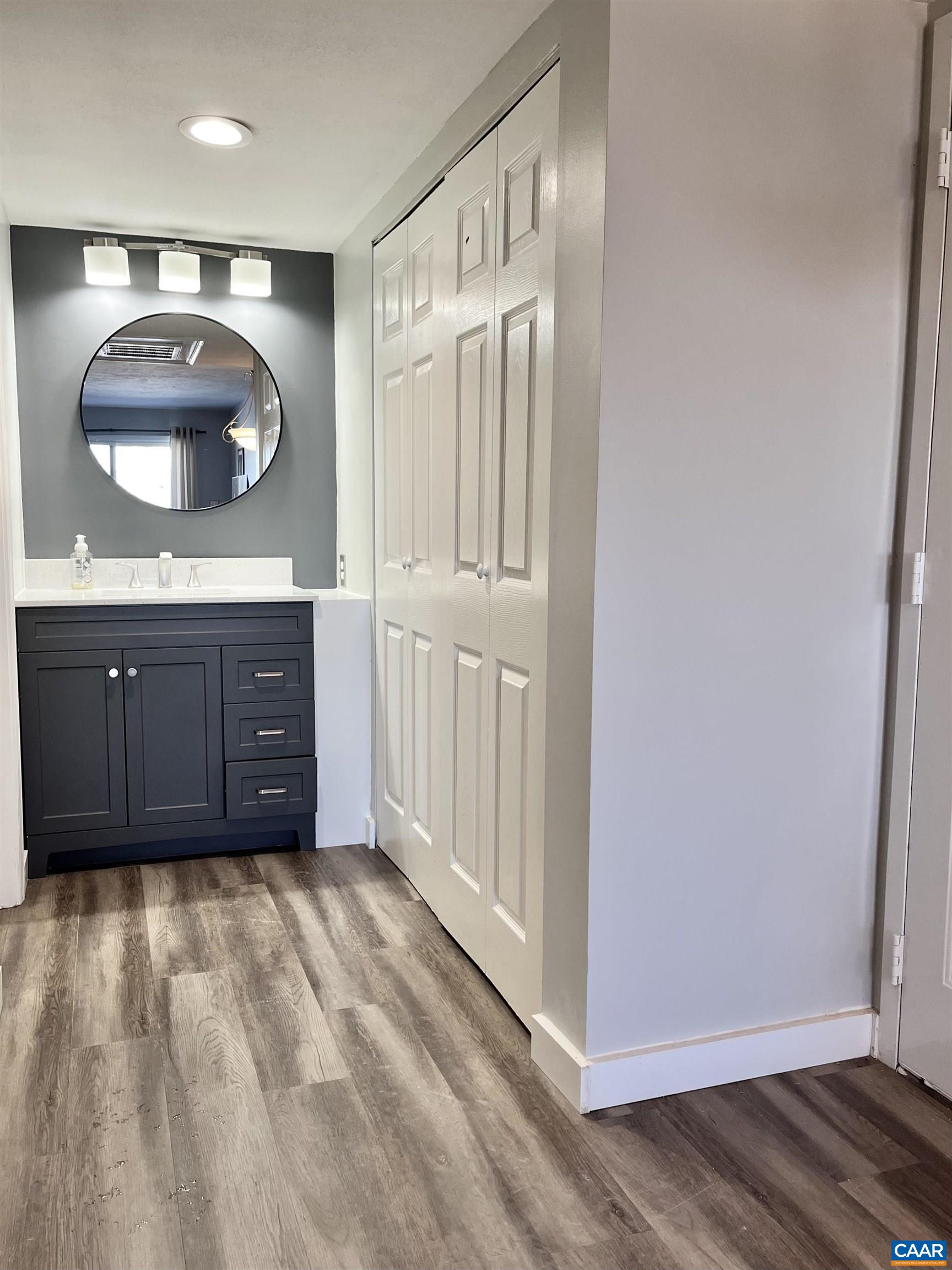 2052 Stone Ridge Wintergreen, VA 22967 - Photo 7 of 17 a room with a dresser and a mirror