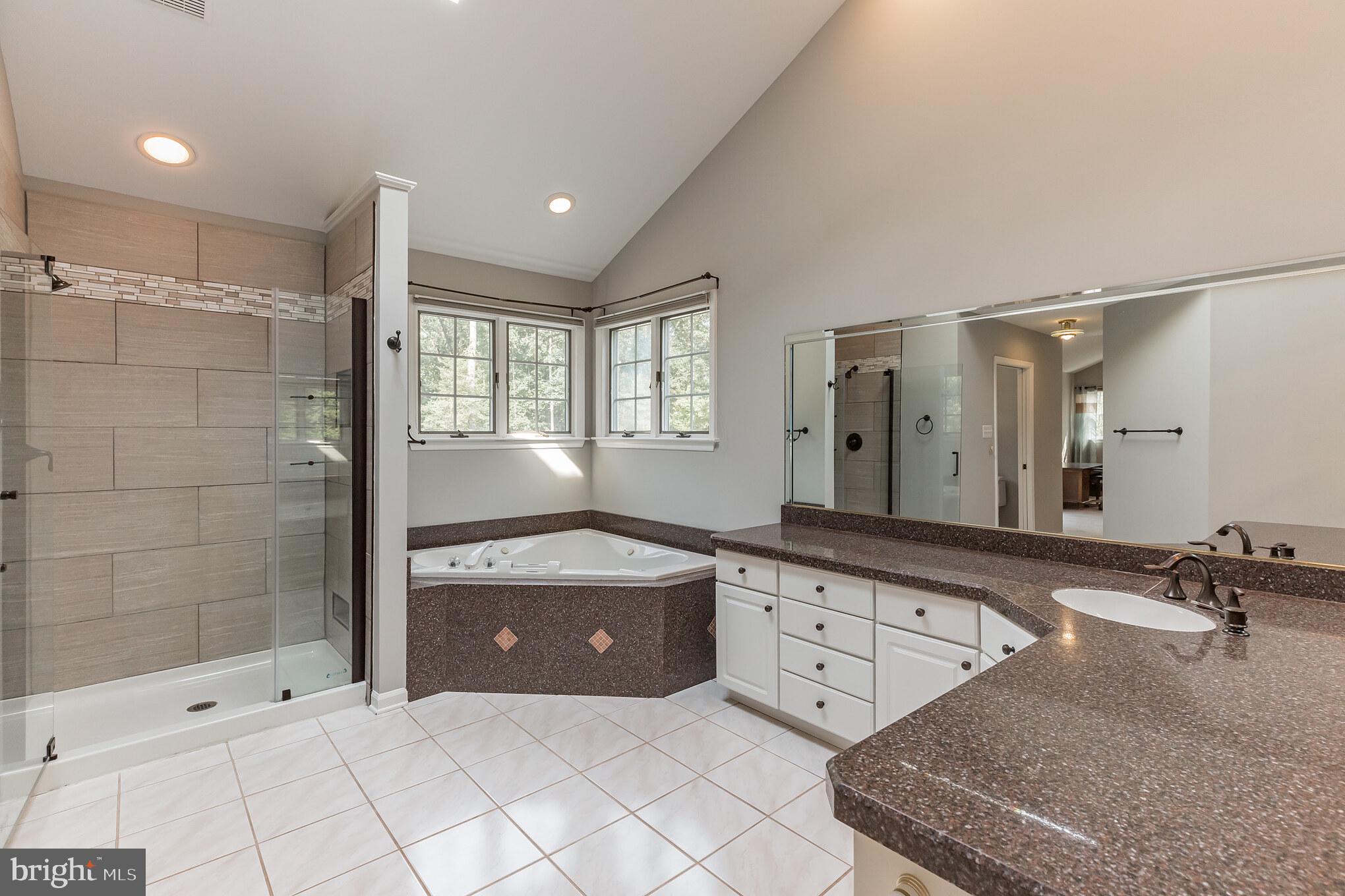 502 New Road Southampton, NJ 08088 - Photo 22 of 36 Primary Bathroom on Upper Level