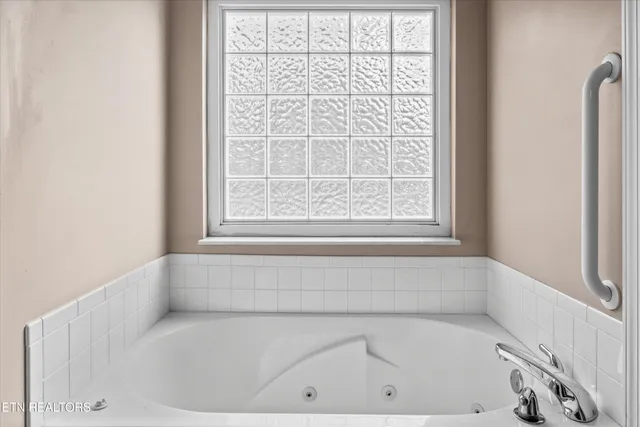 $365,000 | 704 Pointe S Drive, Walland, TN 37886