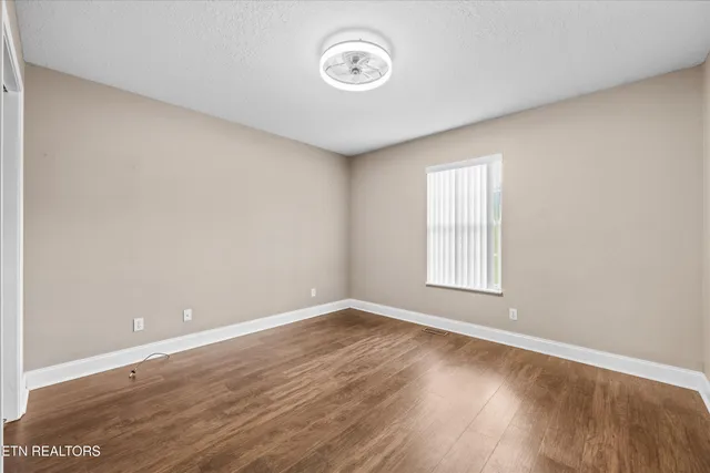 $365,000 | 704 Pointe S Drive, Walland, TN 37886