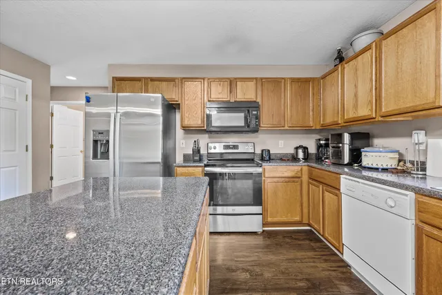 $365,000 | 704 Pointe S Drive, Walland, TN 37886