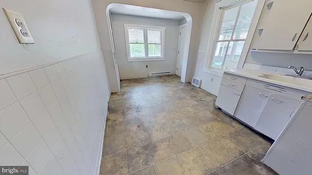 $1,200 | 511 East Philadelphia Street, Unit 2, York, PA 17403