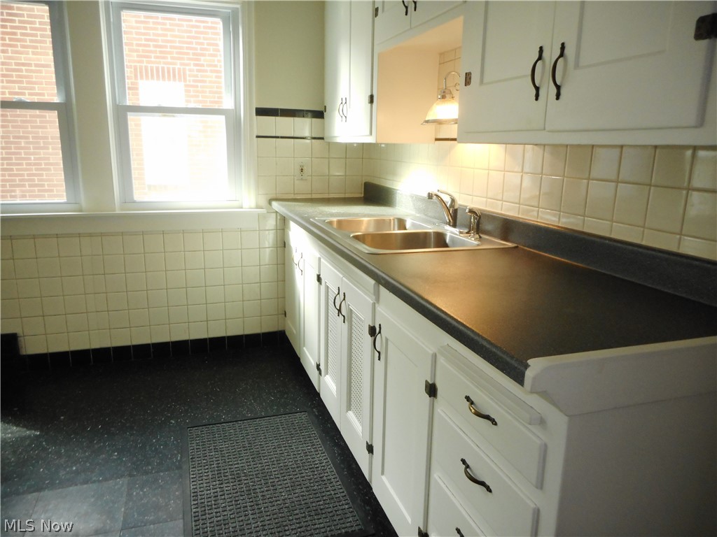 1150 Castleton Road Cleveland Heights, OH 44121 - Photo 3 of 25 Another view of this immaculate kitchen.