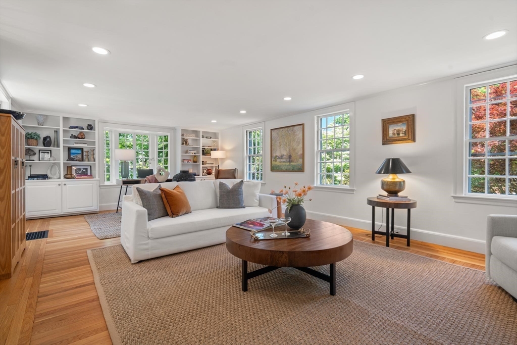 25 Chestnut Hill Road Newton, MA 02467 - Photo 4 of 32