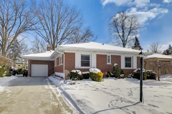 $711,000 | 925 Indian Road, Glenview, IL 60025