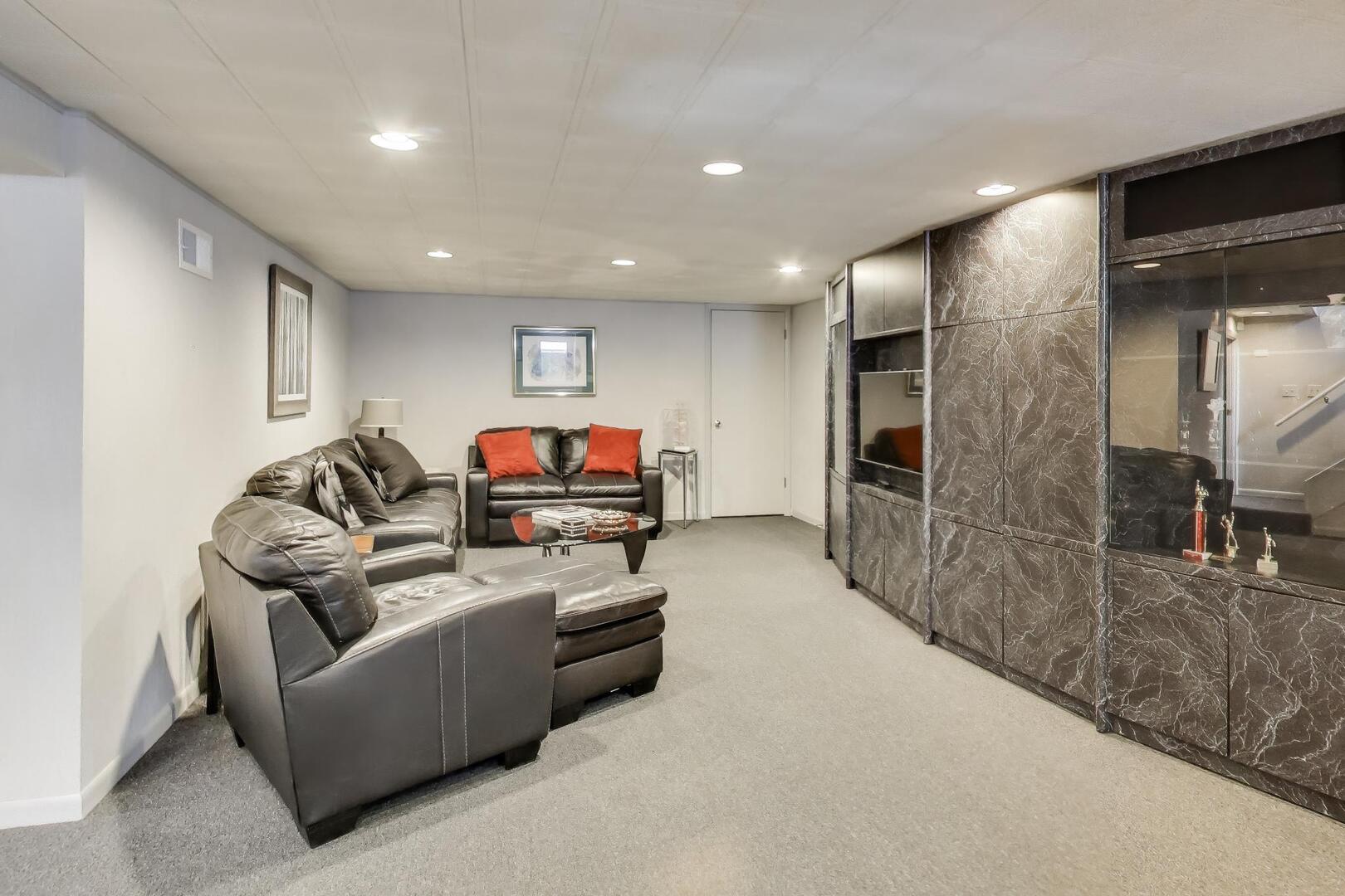 925 Indian Road Glenview, IL 60025 - Photo 23 of 39